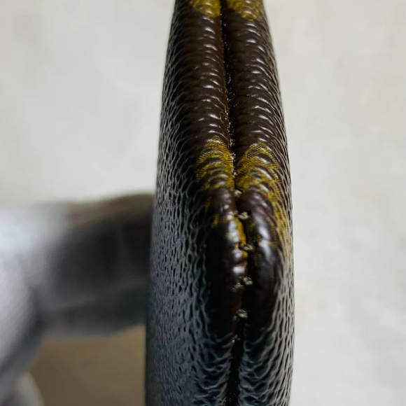 ❌❌SOLD❌❌100% Authentic Louis Vuitton Key Cles. - Picture 13 of 16